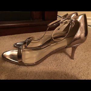 Gorgeous Calvin Klein metallic heel in silver
